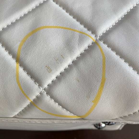 Large Michael Kors Leather Shoulder Bag - Picture 12 of 16